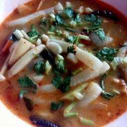 ต้มยำปลาหมึกน้ำข้น(กับข้าว)