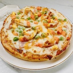 I am pizza and มานาเบเกอรี่ แม่กลอง Maekhong