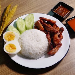 ข้าวหน้าเนื้อแดดเดียวจิ้มแจ่ว+ไข่ต้ม