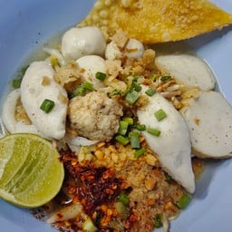 เกาเหลาลูกชิ้นปลาต้มยำ