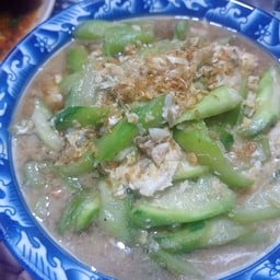 ผัดแตงกวาไข่ใส่หมูกับข้าว