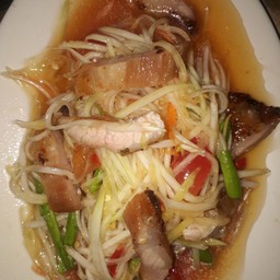 ส้มตำคอหมูปลาร้า