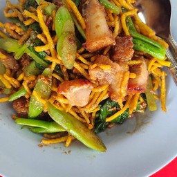 ผัดซีอิ๊ว2กรอบ(หมี่กรอบ+หมูกรอบ)