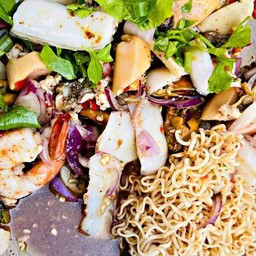 ลาบรวมมาม่าทะเลเดือด