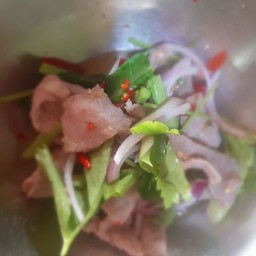 ยำหมูนุ่ม