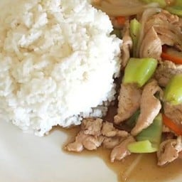 ผัดพริกหยวกไก่...ราดข้าว