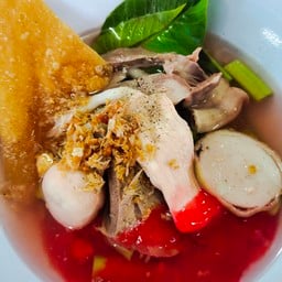 เย็นตาโฟ เครื่องหมู