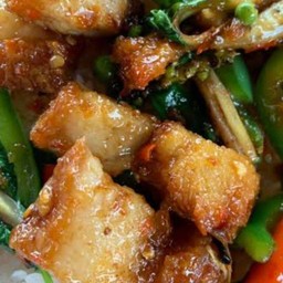 ผัดฉ่าหมูกรอบ