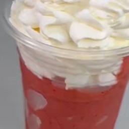 สตอเบอรี่ปั่นวิปครีม+โยเกิร์ต