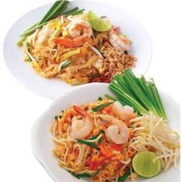 ผัดไทโบราณเจ๊หน่อง  โครตอร่อย