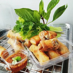 ปอเปี๊ยะทอดไส้ทะลัก