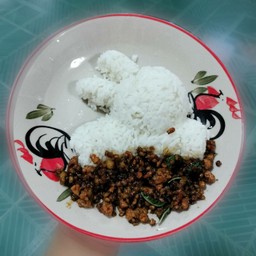 ข้าวกะเพราหมูสับ คุณหนู