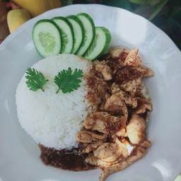 ข้าวหมูทอดกระเทียม