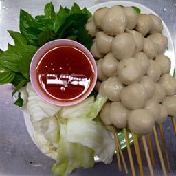 ร้านลูกชิ้นทอด   อาม่าคลองพุทรา