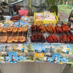 หมูปิ้งไก่แดงย่าง