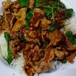 ข้าวกระเพราเนื้อ