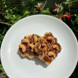 ครอฟเฟิลนูเทลล่า + เม็ดมะม่วงหินมะพาน(1ชิ้น)