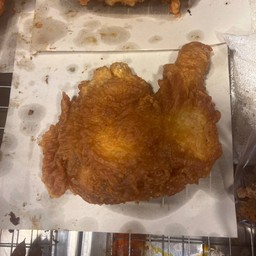 น่องไก่ติดสะโพกทอด