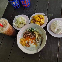 ร้านน้ำชาโกโจ็ก ข้าวต้มหมู ขนมจีบ ซาลาเปา