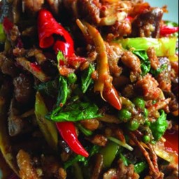 กระเพราเป็ดราดข้าว