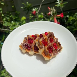 ครอฟเฟิลนูเทลล่า+เยลลี่แดง(1ชิ้น)