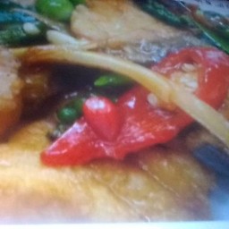 ผัดฉ่าปลาบึกราดข้าว