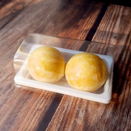 ขนมเปี๊ยะ 2 ชิ้น ไส้ถั่วไข่เค็ม