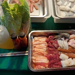 หมูกระทะอาหมวยน้อย 1 ตลาดนัดวีมาร์เก็ต