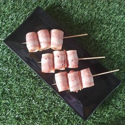 เบคอนไก่พันไส้กรอกแดง หม่าล่า