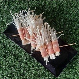 เบคอนไก่พันเห็ดเข็มทอง หม่าล่า