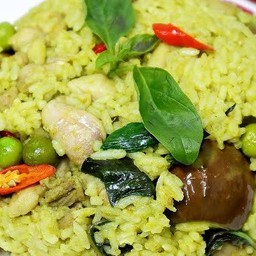 ข้าวผัดแกงเขียวหวาน