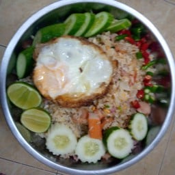 ข้าวผัดแหนมใส่ไข่+ไข่ดาว