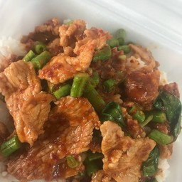 พริกเเกงหมูชิ้น