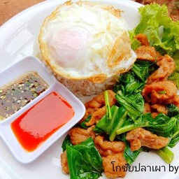 ข้าวหมูทอดกระเทียม
