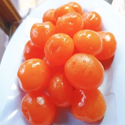 ยำไข่แดง