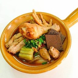 ลุงเยี่ยม ก๋วยเตี๋ยวไก่ตุ๋นมะระ สาขา ซอยเรวดี60