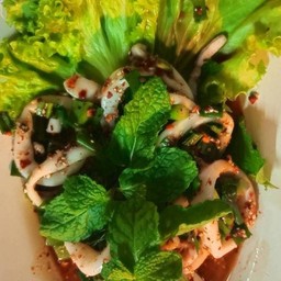 ลาบปลาหมึก