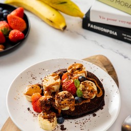 Superfood cacao & berry protein pancake