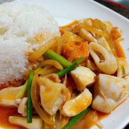 ปลาหมึกผัดไข่เค็ม