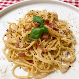 Carbonara Non Originale พาสต้าคาโบนาร่าครีมซอส แบบไม่ออริจินอล