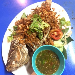 ปลาทอดกระเทียม