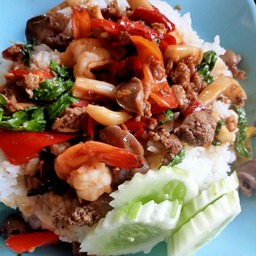 ผัดกระเพรารวมมิตร(กับข้าว)