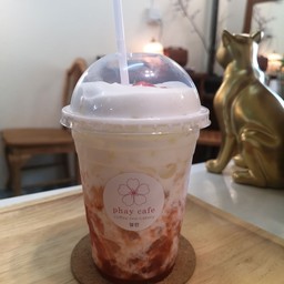 นมสดสตอเบอรี่