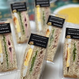 แซนด์วิชสามเหลี่ยม(แบบเลือกไส้)