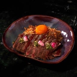 DL:ข้าวหน้าเสือร้องไห้ไข่แดงดอง/Fried beef butter rice with Rib-eye steak