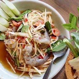 ส้มตำกุ้งสด
