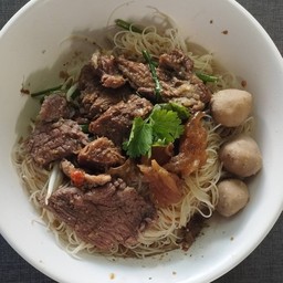 ก๋วยเตี๋ยวเนื้อตุ๋นแห้ง Size M