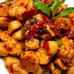 ข้าวกระเพราลูกชิ้นหมู+หมูสับ