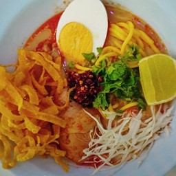 ข้าวซอยน่องไก่ พิเศษ