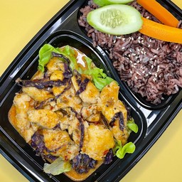 ข้าวพริกเผา ไก่ , หมู, ปลา